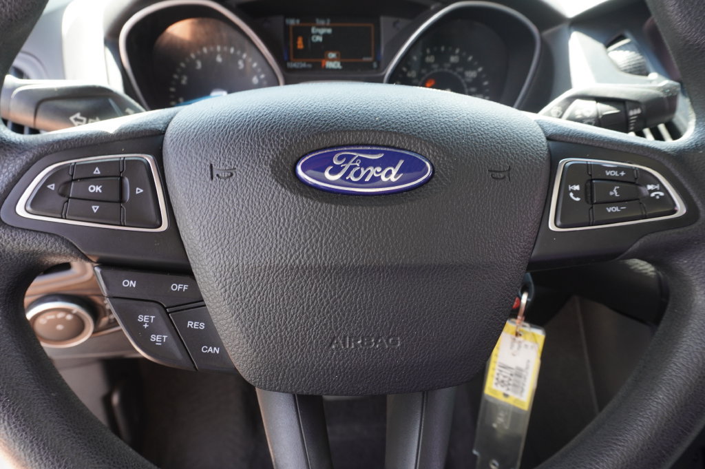 Used 2015 Ford Focus SE w/ Reverse Sensing Package FWD image 21