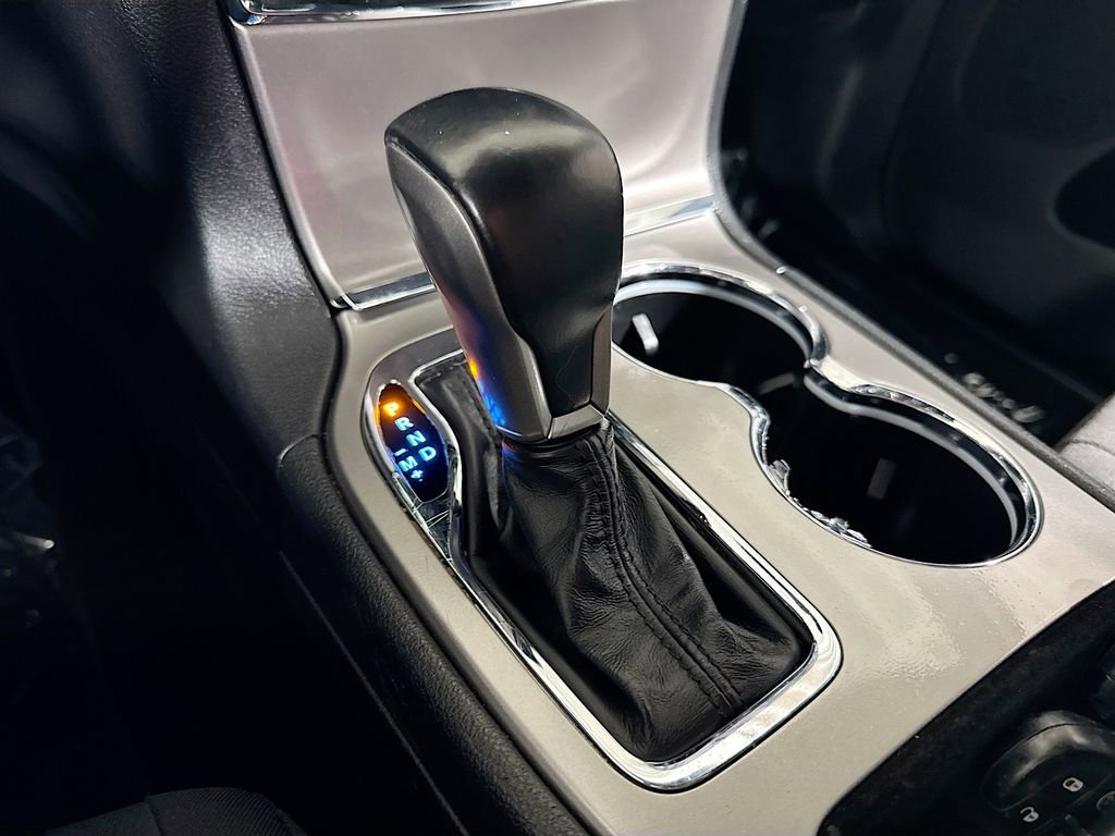 Used 2020 Jeep Grand Cherokee Laredo w/ Security & Convenience Group image 18