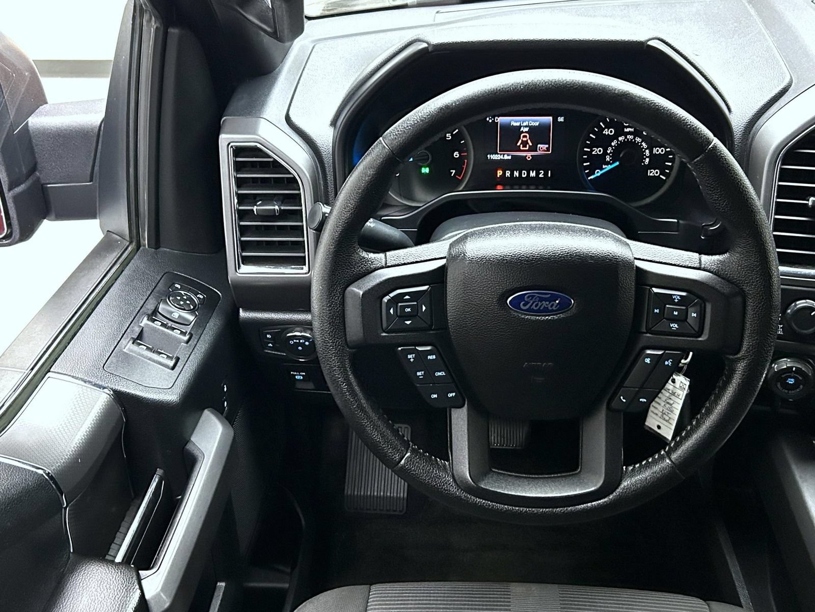 Used 2016 Ford F150 XLT w/ Equipment Group 302A Luxury AWD/4WD image 12