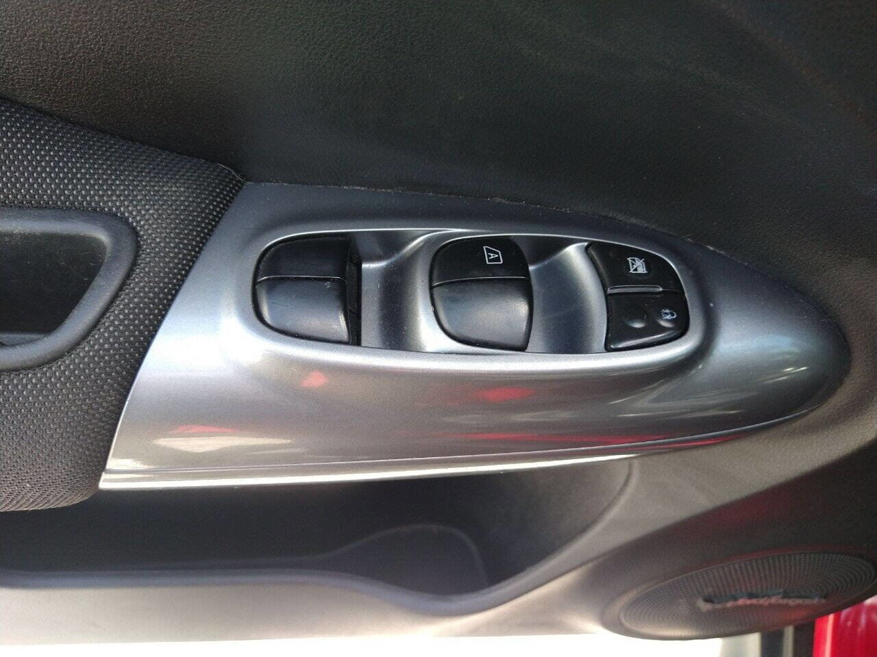 Used 2015 Nissan Juke SV w/ Technology Package image 31