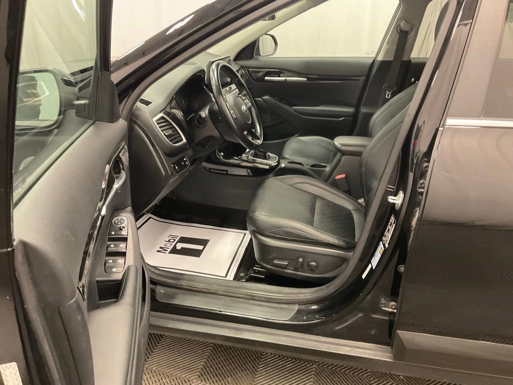 Used 2021 Kia Seltos EX image 4