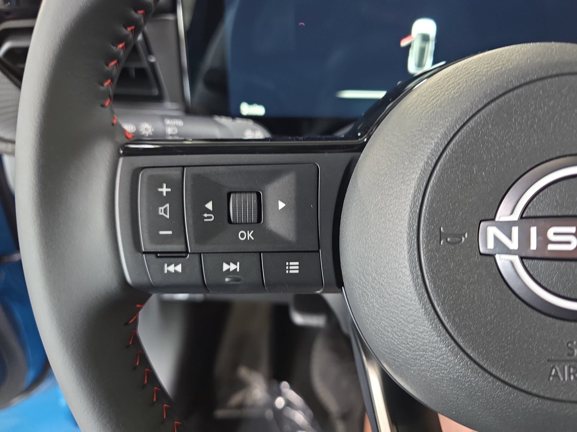 New 2026 Nissan Kicks SR FWD image 16