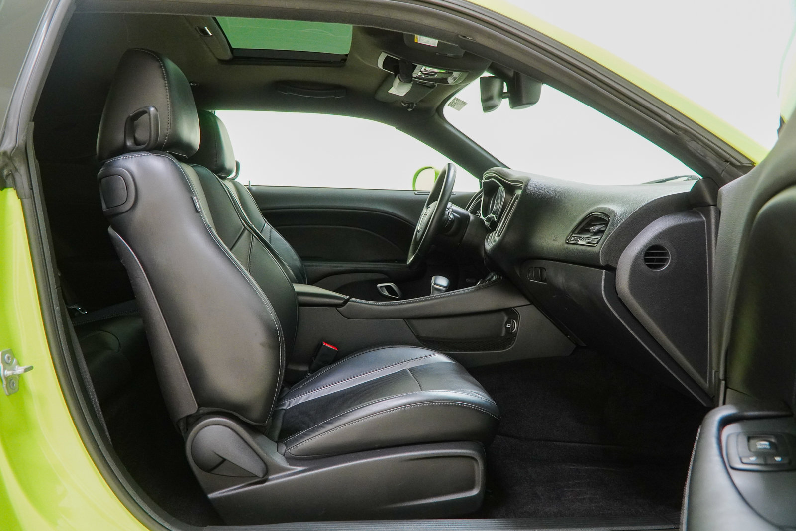 Used 2015 Dodge Challenger R/T Plus RWD image 39