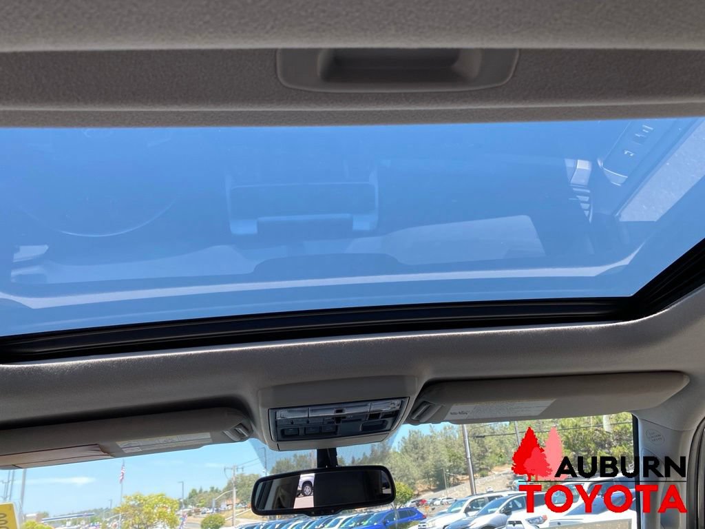 Used 2018 Toyota 4Runner SR5 Premium AWD/4WD image 35