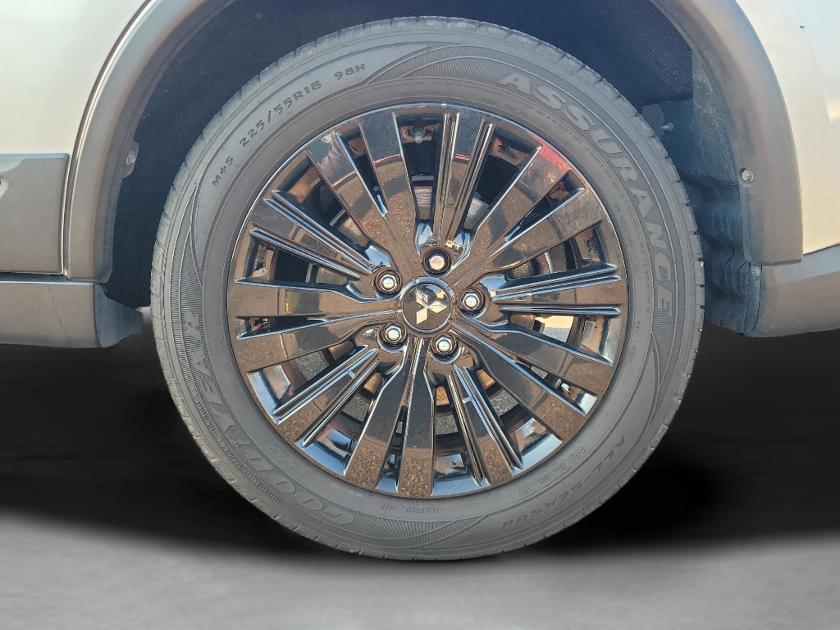 Used 2020 Mitsubishi Outlander SE image 7