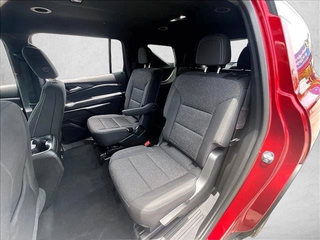 Used 2025 Chevrolet Traverse LT FWD image 28