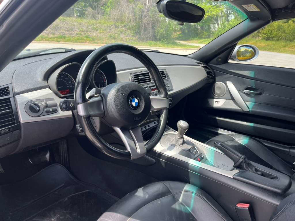 Used 2003 BMW Z4 3.0i RWD image 8