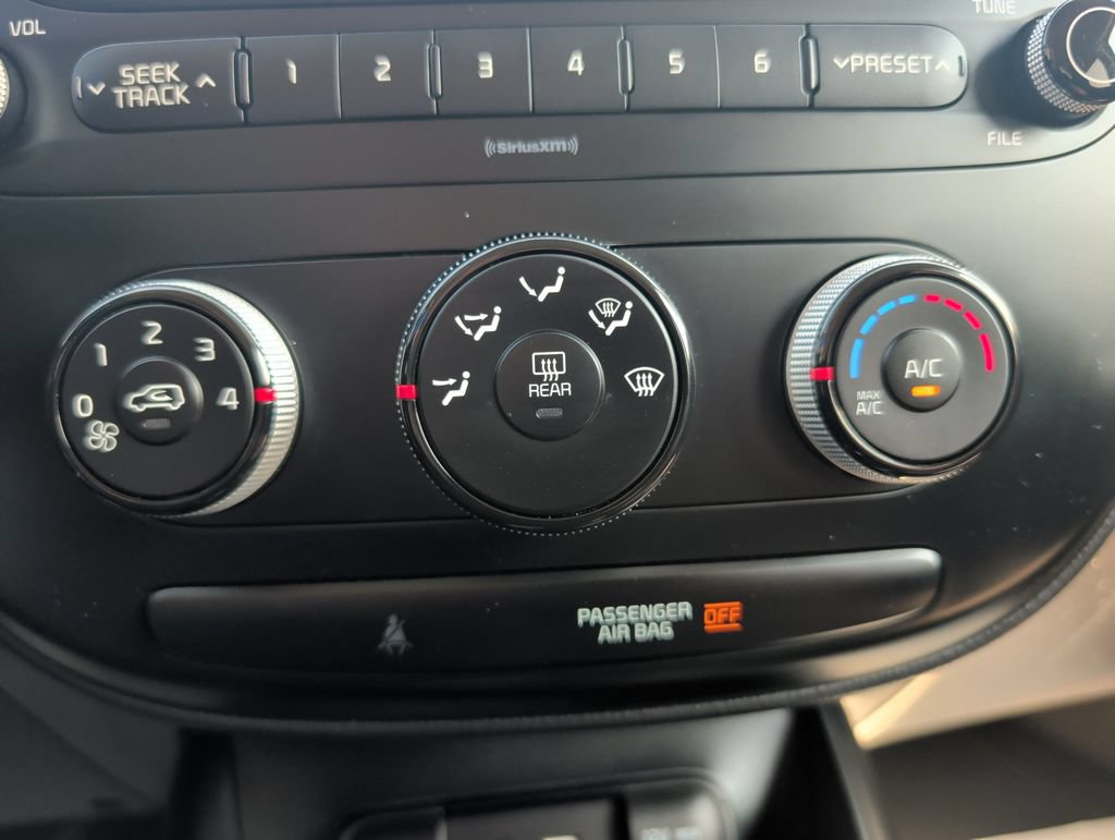 Used 2018 Kia Soul FWD image 14