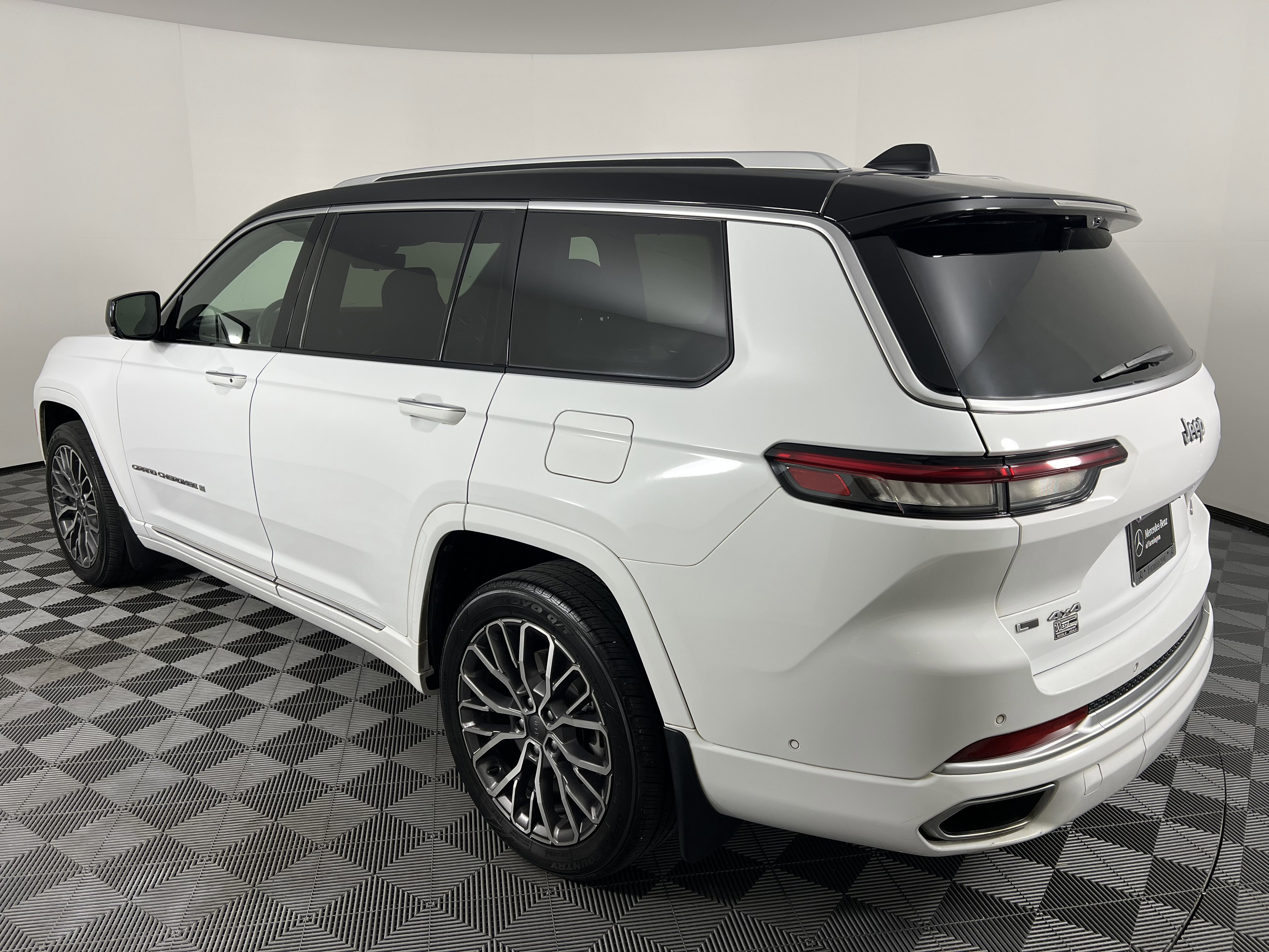 Used 2021 Jeep Grand Cherokee L Summit image 9