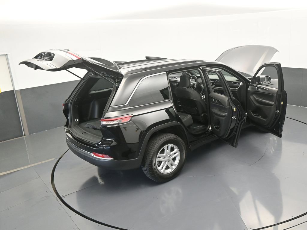 Used 2025 Jeep Grand Cherokee Laredo image 65