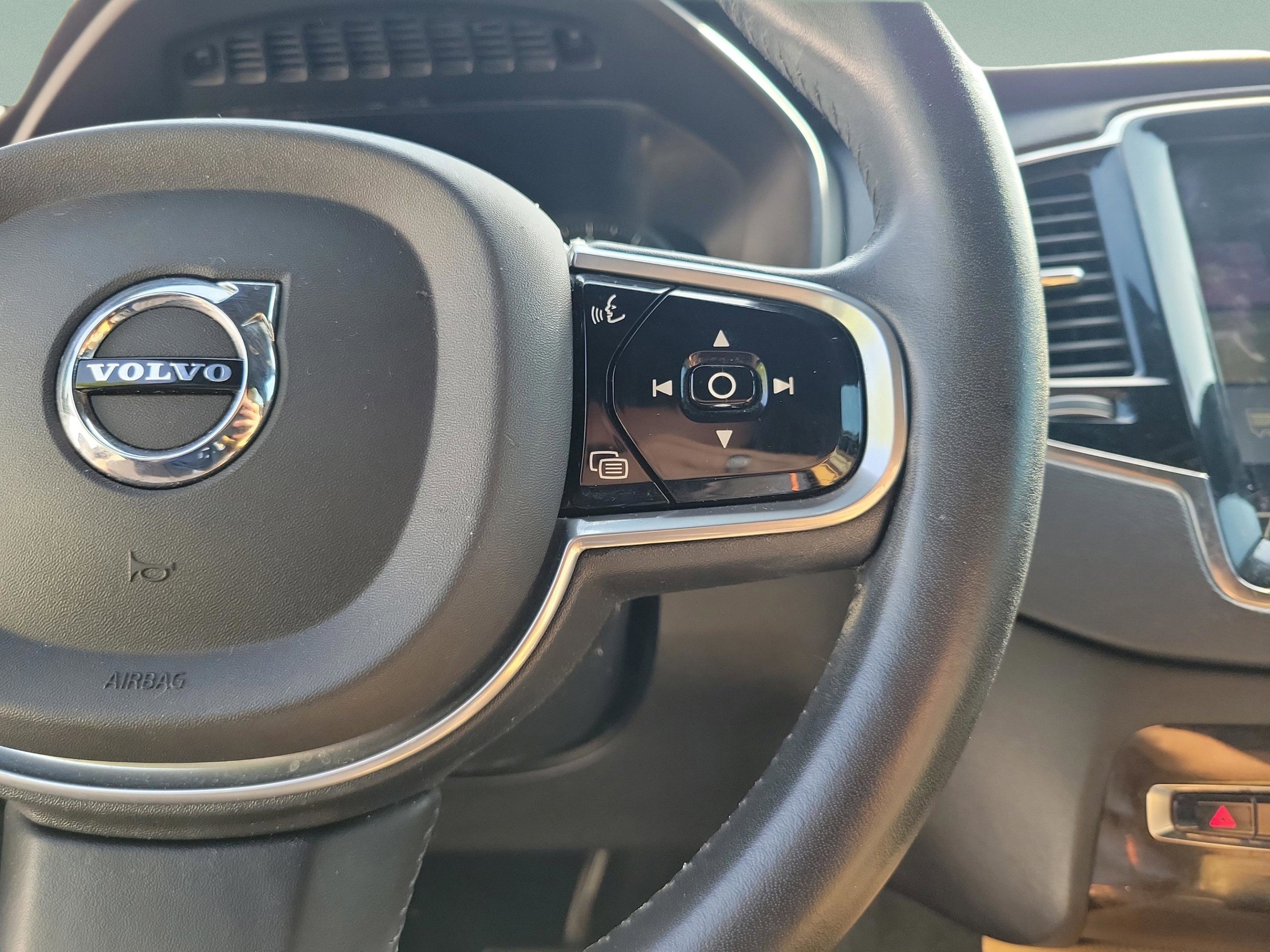 Used 2017 Volvo XC90 T6 Momentum w/ Vision Package image 15