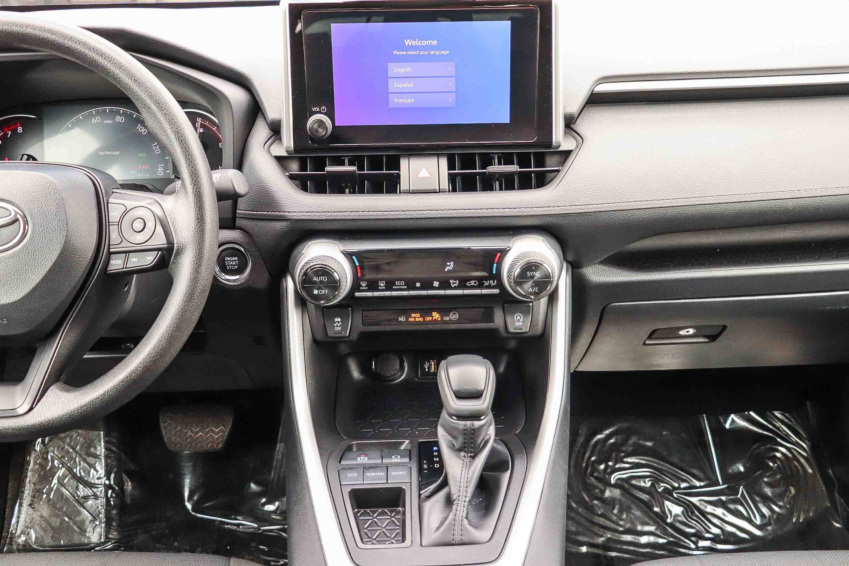 Used 2025 Toyota RAV4 XLE FWD image 13