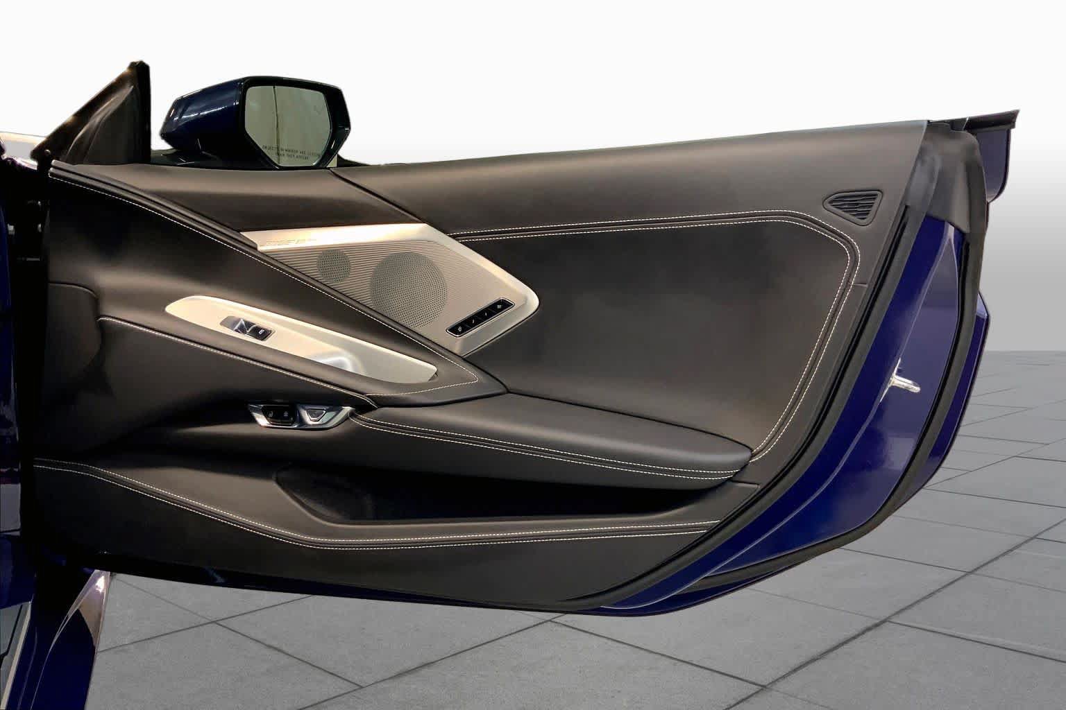 Used 2025 Chevrolet Corvette Stingray Premium Conv w/ Z51 Performance Package RWD image 20