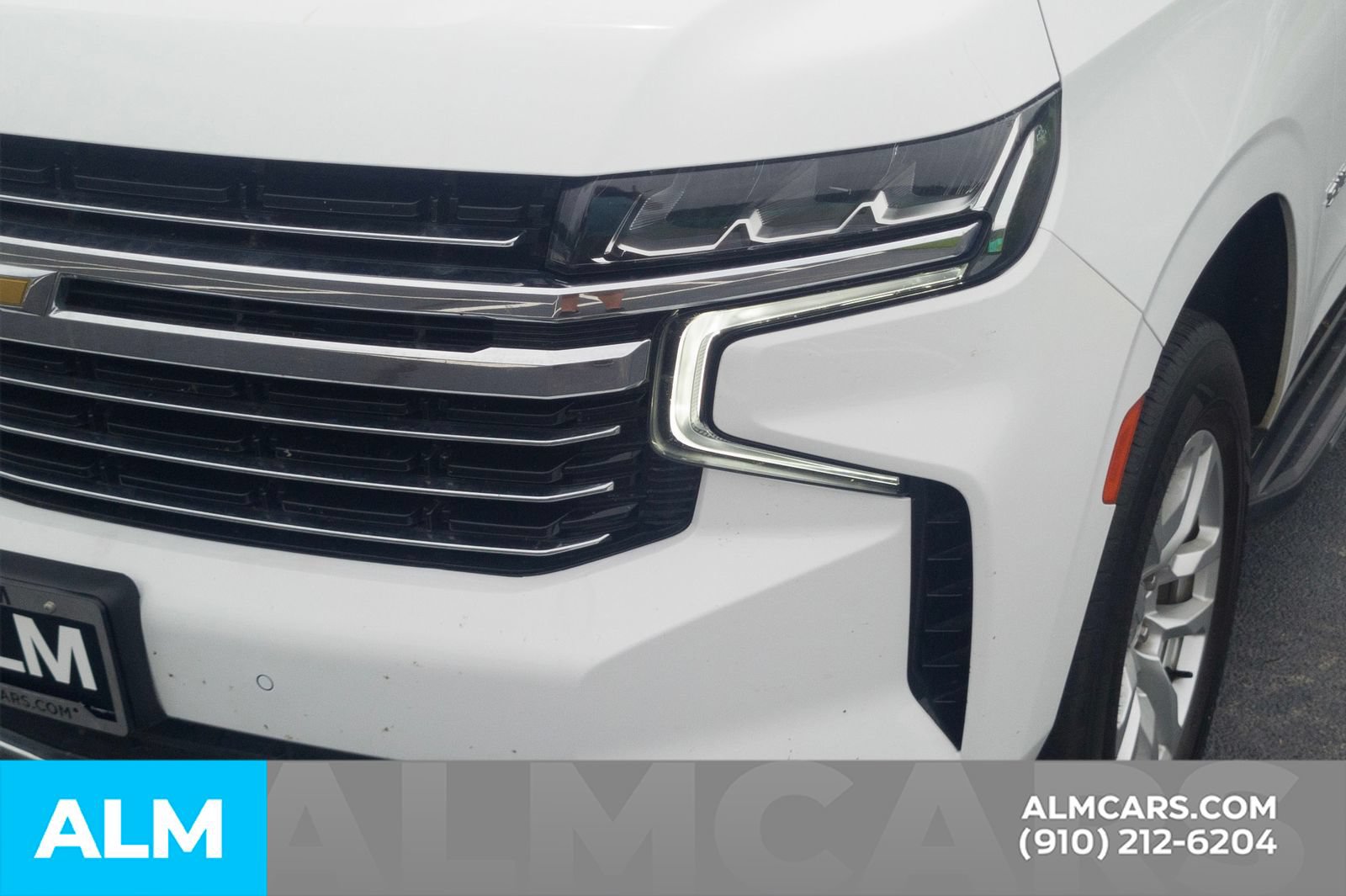 Used 2024 Chevrolet Suburban LT RWD image 12