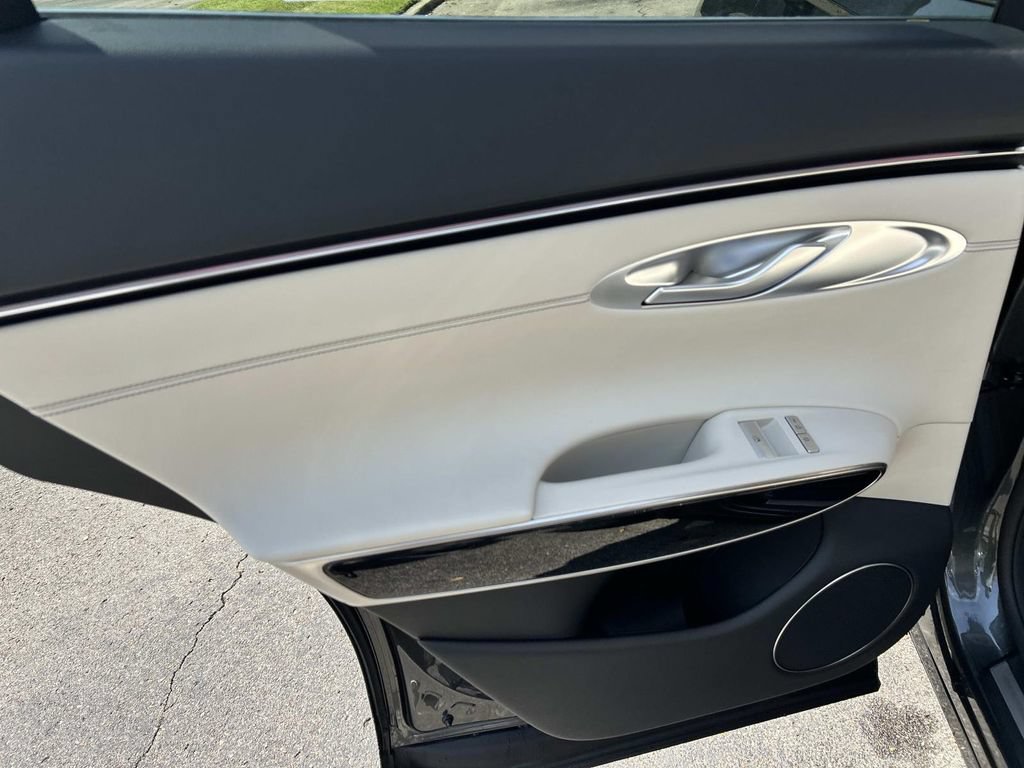 New 2027 Genesis GV70 2.5T AWD/4WD image 21