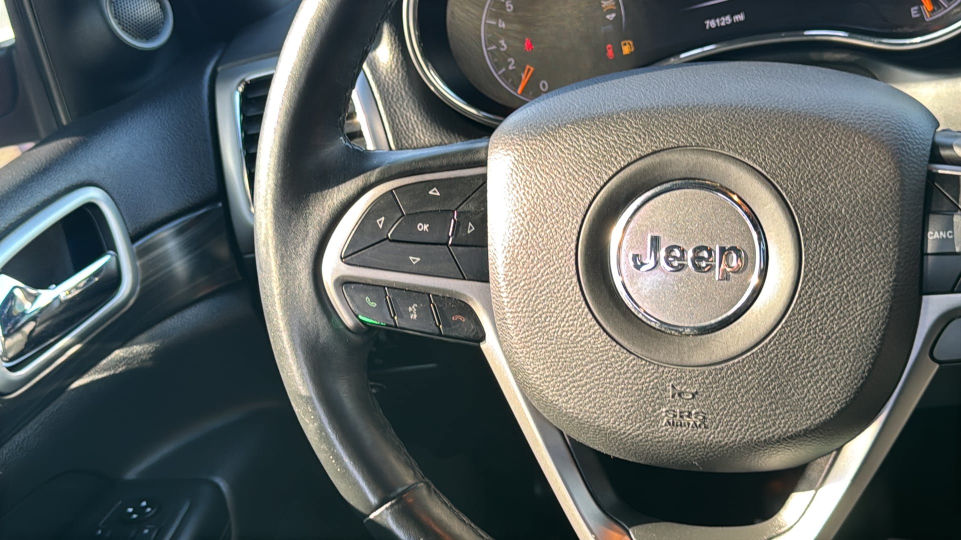 Used 2019 Jeep Grand Cherokee Altitude RWD image 27