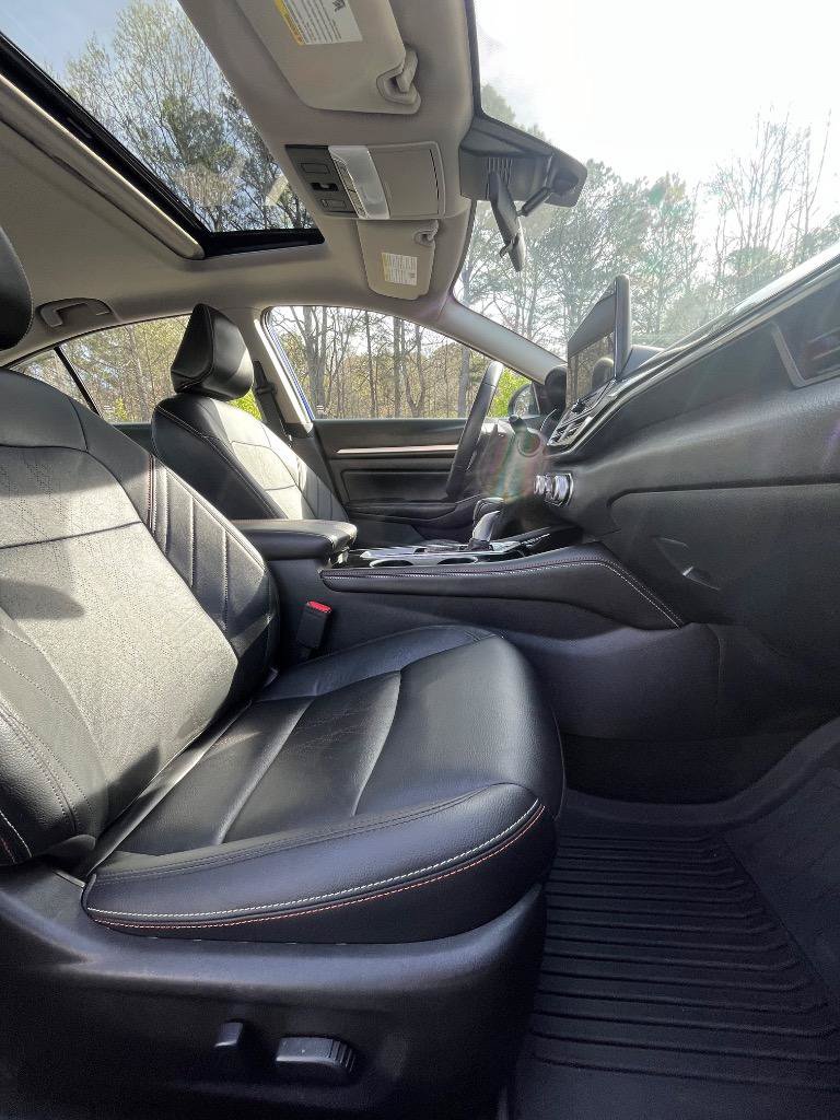 Used 2024 Nissan Altima 2.5 SR w/ SR Premium Package FWD image 41