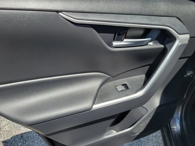 Used 2025 Toyota RAV4 XLE w/ Convenience Package FWD image 17