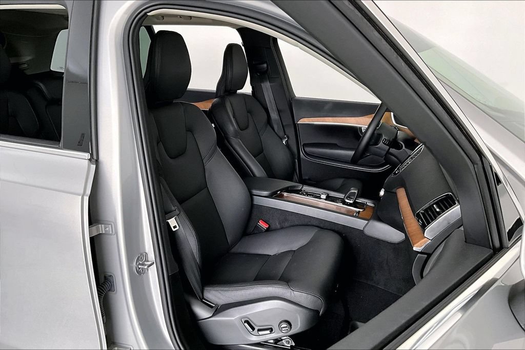 Certified 2024 Volvo XC90 B6 Plus AWD/4WD image 8