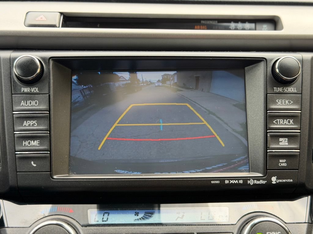 Used 2018 Toyota RAV4 XLE AWD/4WD image 31