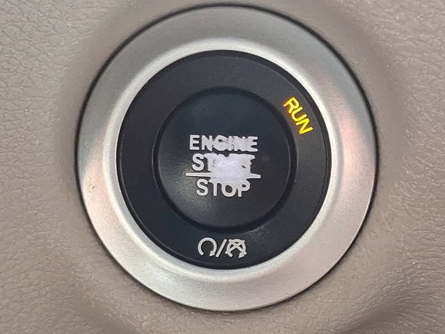 Used 2019 Chrysler Pacifica Touring-L Plus w/ Advanced Safetytec Group FWD image 19
