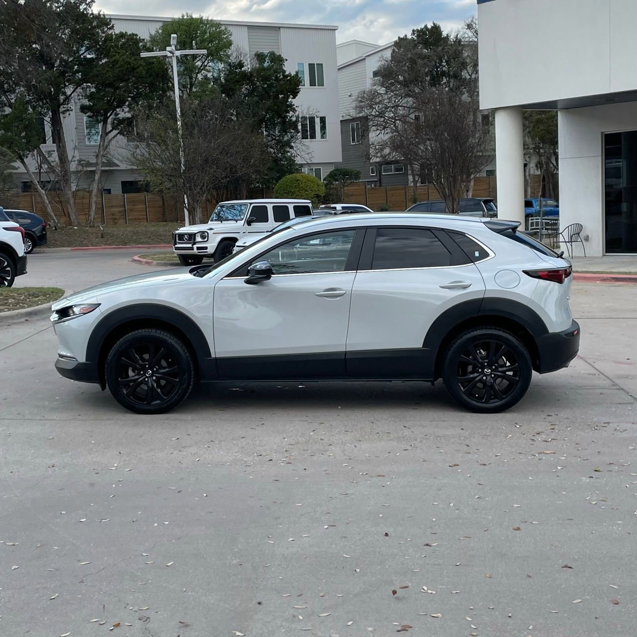 Used 2024 MAZDA CX-30 AWD 2.5 S w/ Select Sport Pkg image 3