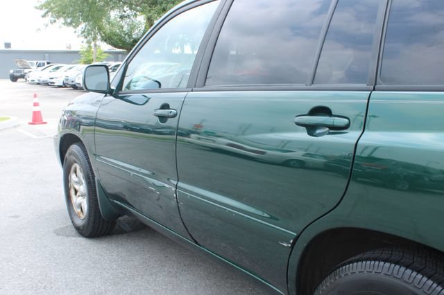 Used 2001 Toyota Highlander 2WD w/ Quick-Order Pkg image 39