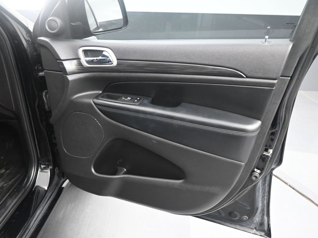 Used 2021 Jeep Grand Cherokee Laredo X image 6