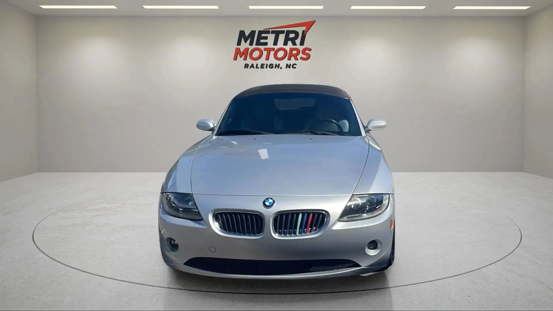 Used 2005 BMW Z4 2.5i image 3