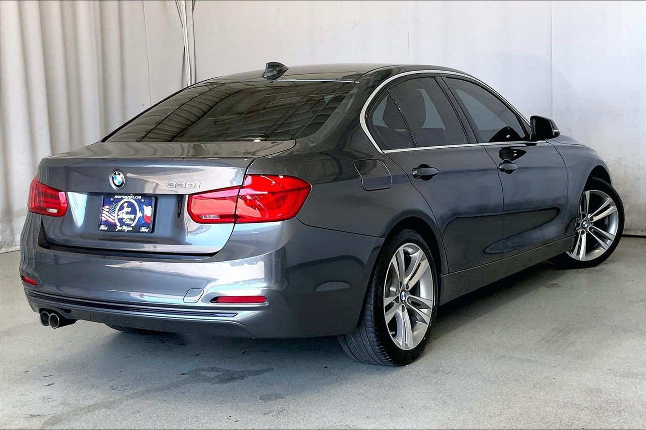 Used 2018 BMW 330i Sedan RWD image 13