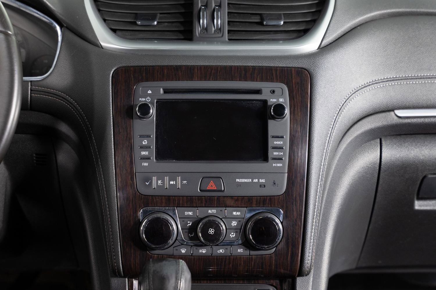 Used 2017 Chevrolet Traverse LT image 39