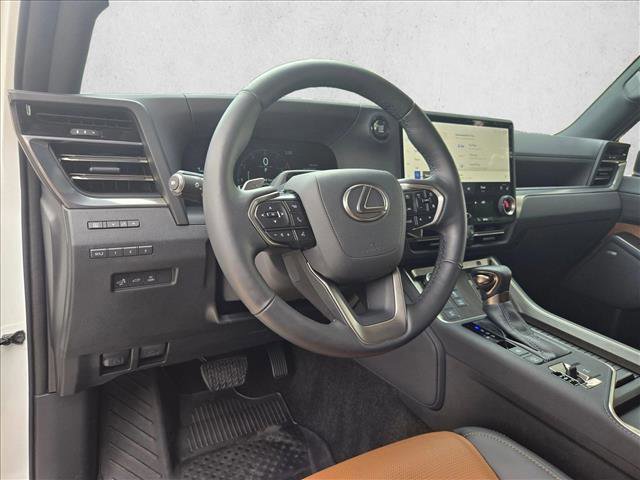 Used 2024 Lexus GX 550 w/ Accessory Package (Z1) AWD/4WD image 10