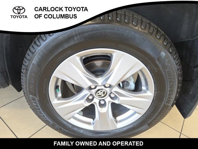 Used 2022 Toyota RAV4 XLE w/ Convenience Package AWD/4WD image 10