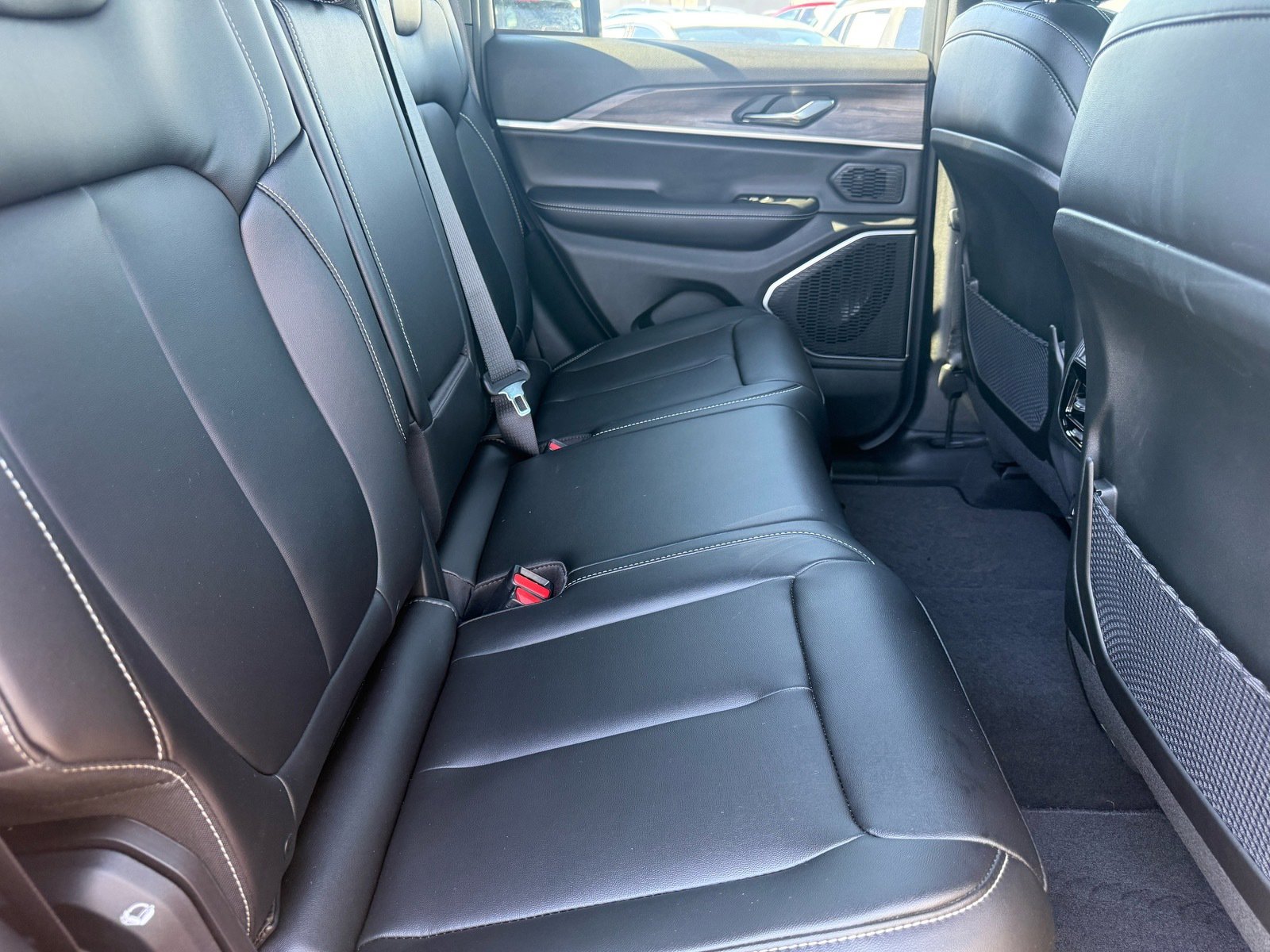 Used 2026 Jeep Grand Cherokee Limited w/ Limited Altitude Package AWD/4WD image 26