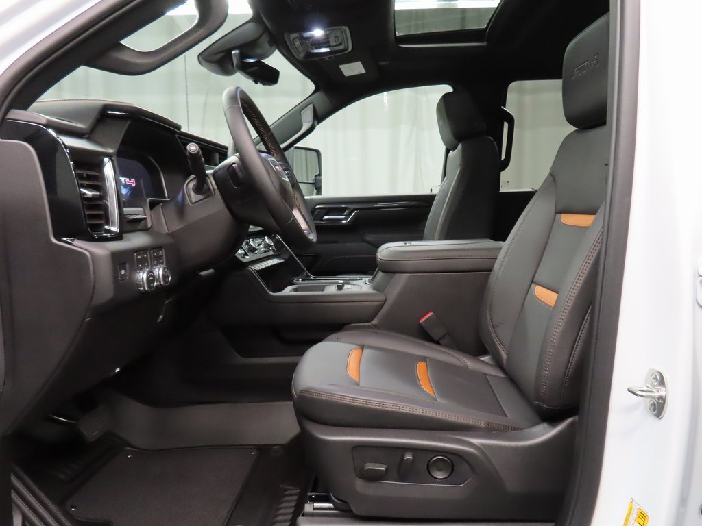 Used 2026 GMC Sierra 2500 AT4 image 9