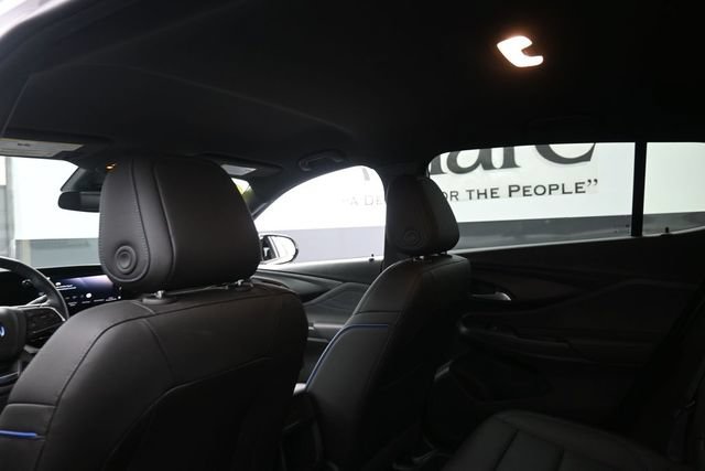 Used 2024 Buick Envista Sport Touring w/ Convenience I Package FWD image 24