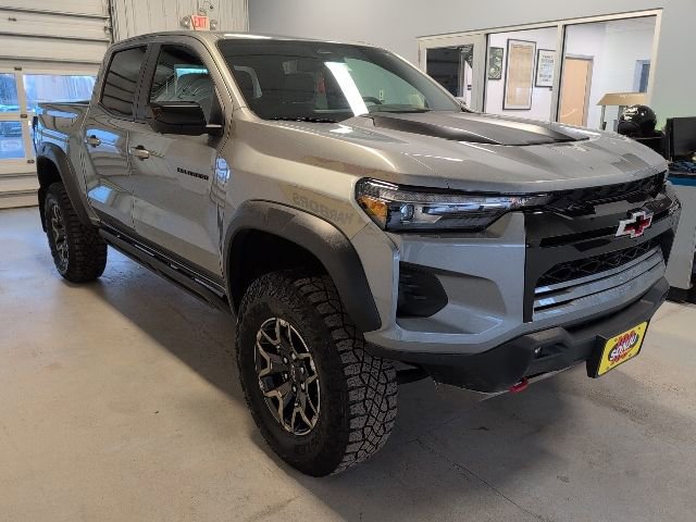 Certified 2024 Chevrolet Colorado ZR2 w/ ZR2 Convenience Package III image 7