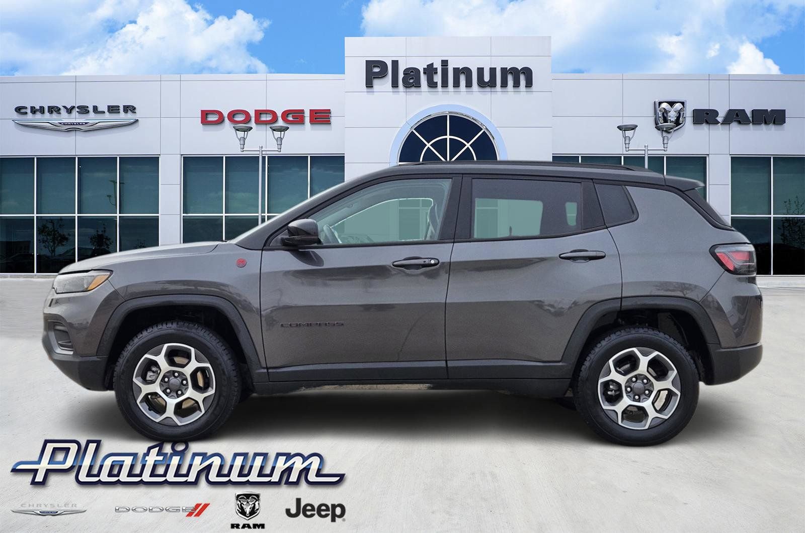 Used 2022 Jeep Compass Trailhawk w/ Trailhawk Elite Group image 3
