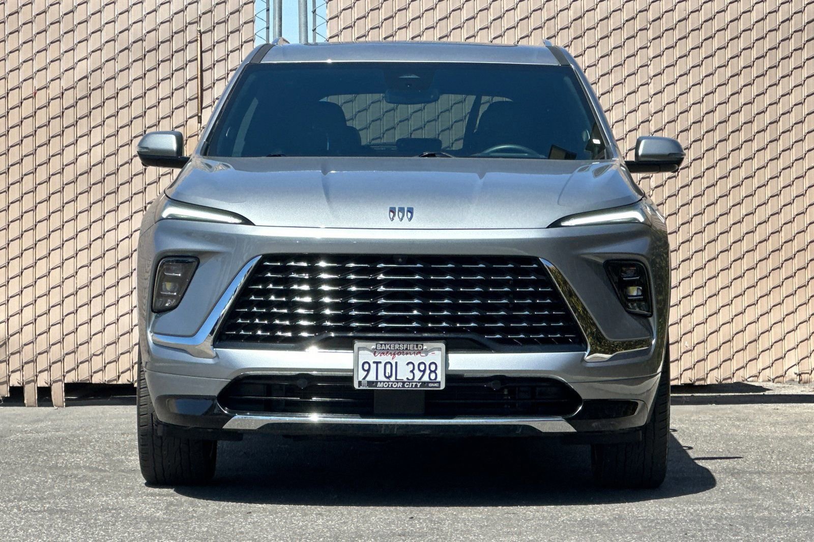 Certified 2025 Buick Enclave Avenir FWD image 9