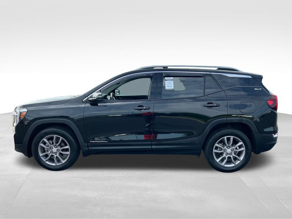 Used 2024 GMC Terrain SLT AWD/4WD image 2