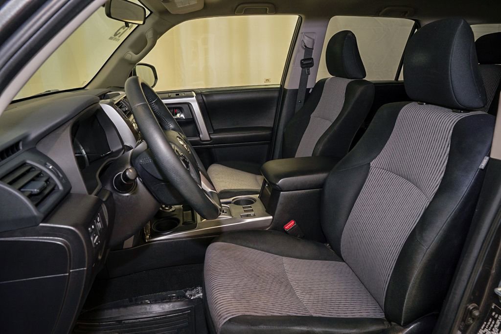 Used 2015 Toyota 4Runner SR5 image 10