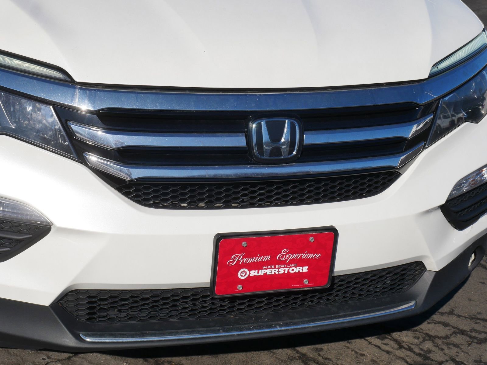 Used 2017 Honda Pilot Touring image 8