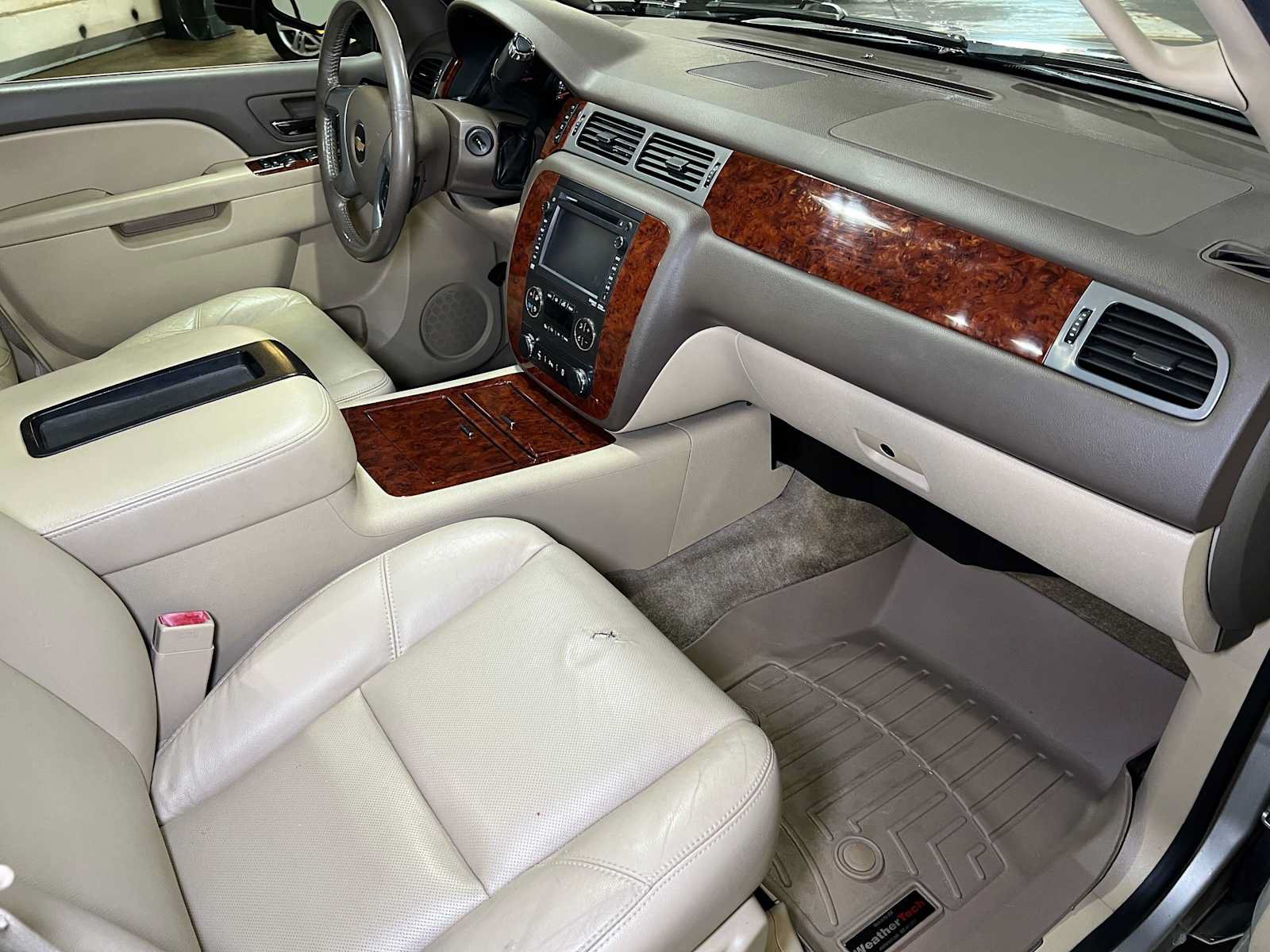 Used 2014 Chevrolet Tahoe LTZ AWD/4WD image 11