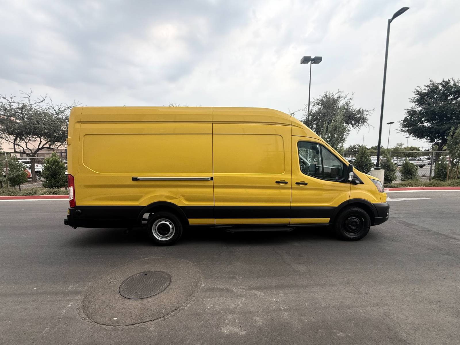Used 2022 Ford Transit 250 148 High Roof Extended w/ Parcel Delivery Package RWD image 6