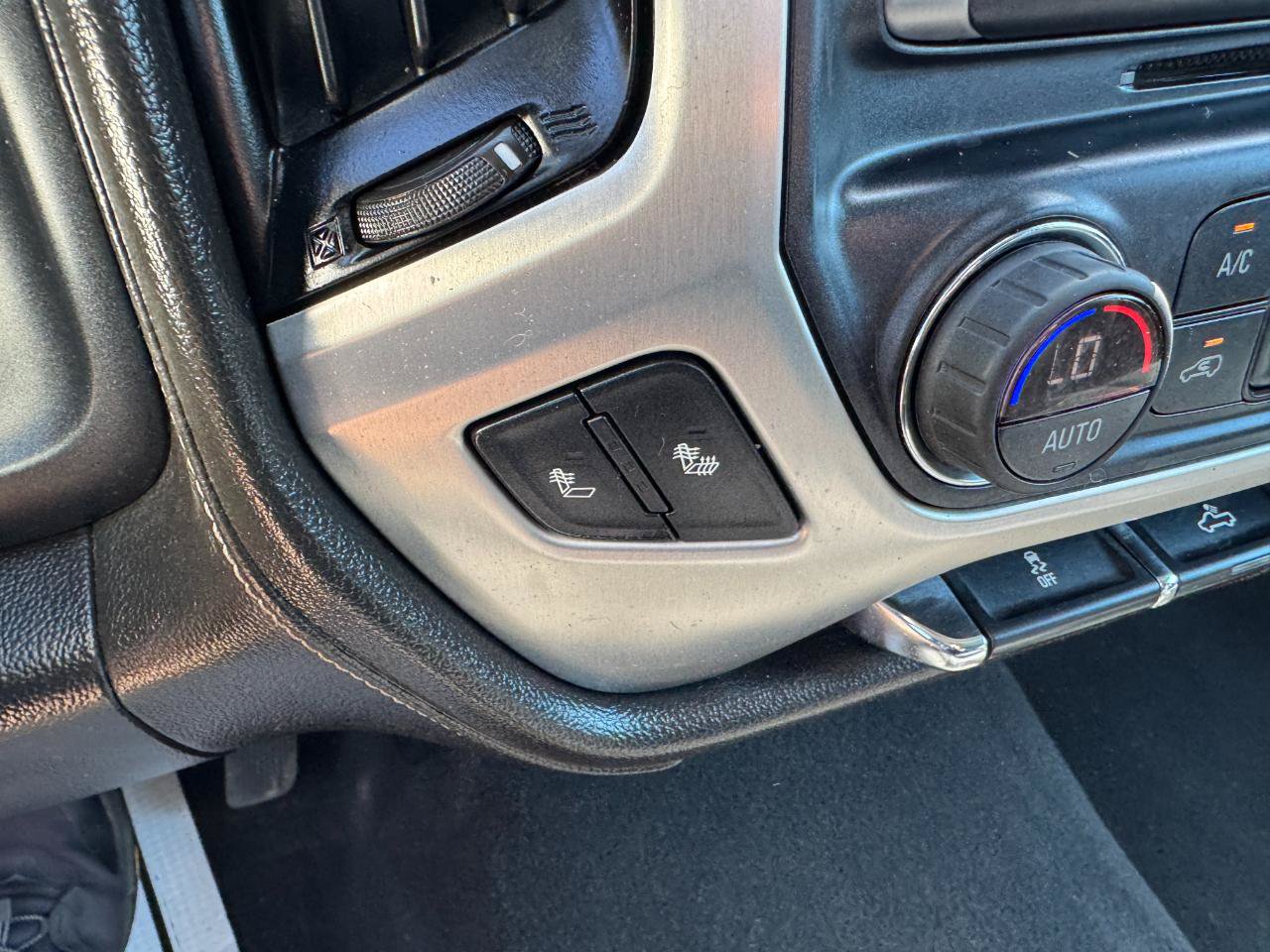 Used 2019 GMC Sierra 1500 SLE w/ SLE Value Package AWD/4WD image 34
