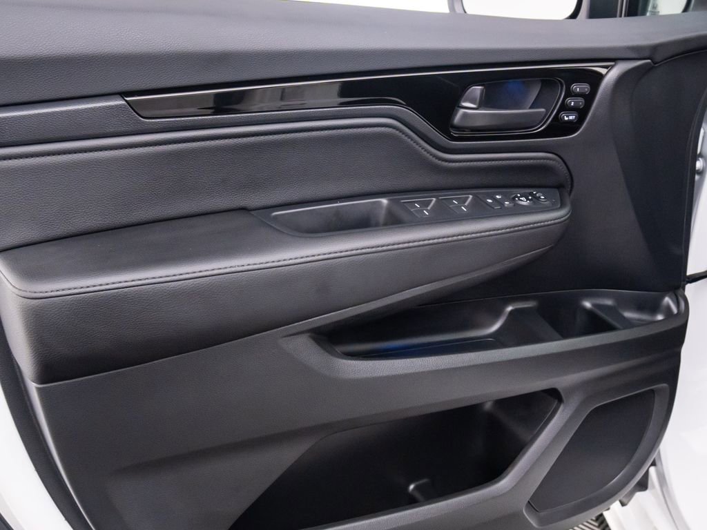 New 2026 Honda Odyssey Touring image 14