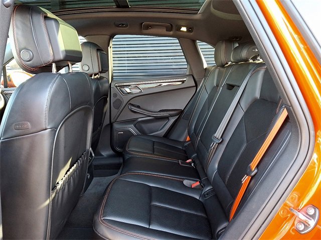 Used 2025 Porsche Macan image 16
