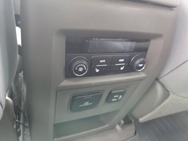 Used 2020 Chevrolet Traverse Premier FWD image 16