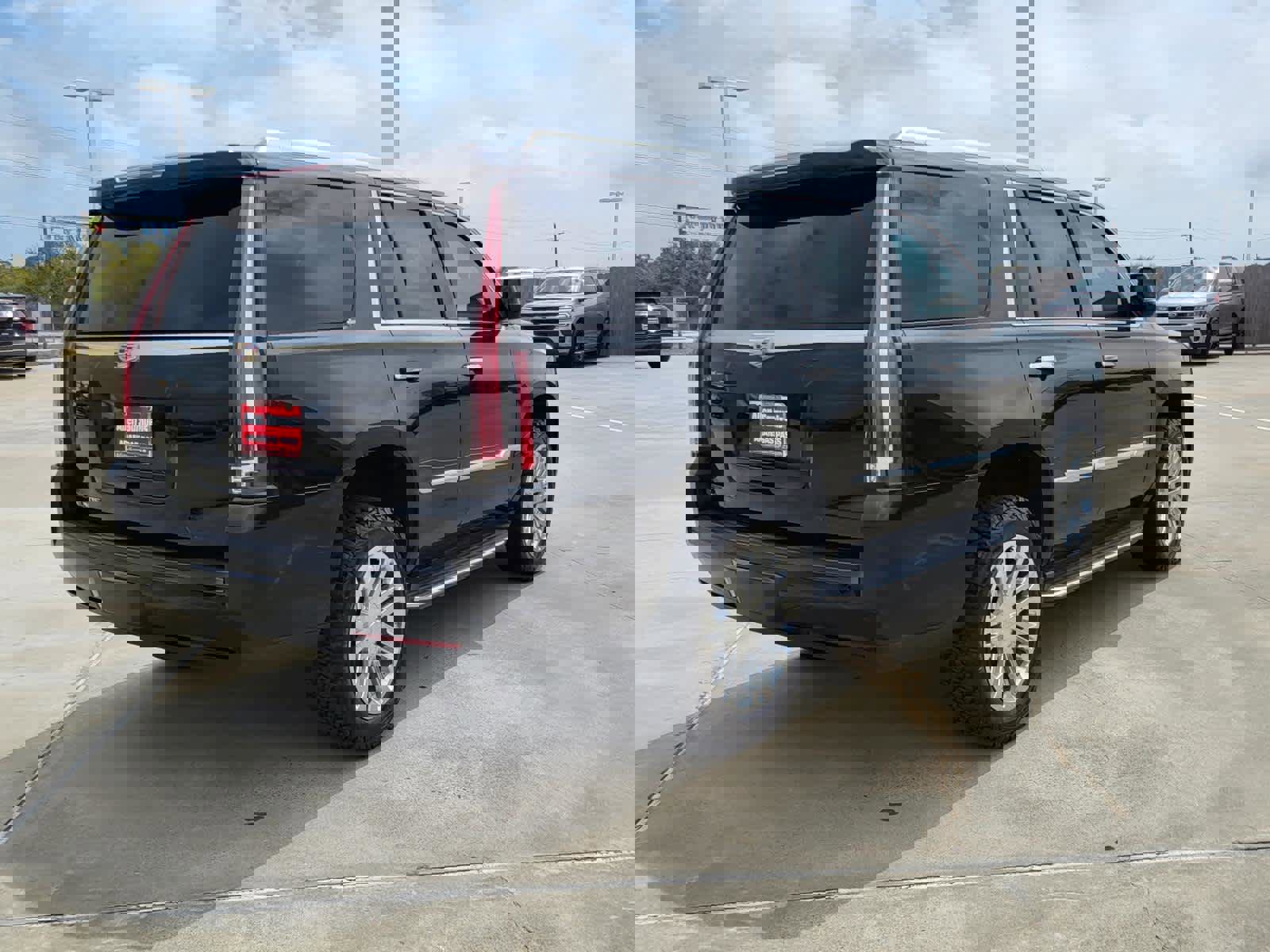 Used 2018 Cadillac Escalade 2WD image 5