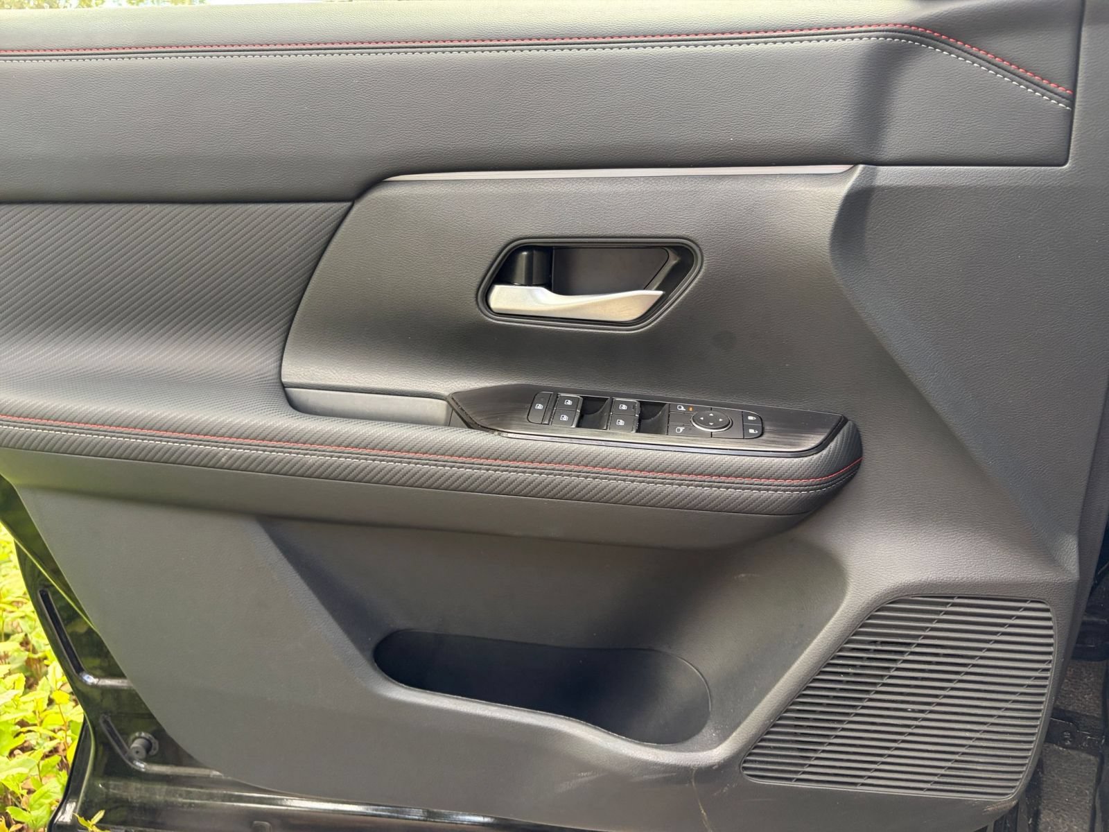 Used 2026 Nissan Kicks SR FWD image 18